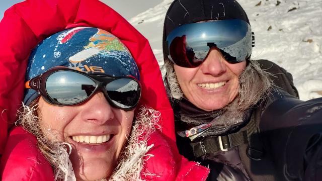 İki hemşire 7 günde Ağrı Dağı'na tırmandı