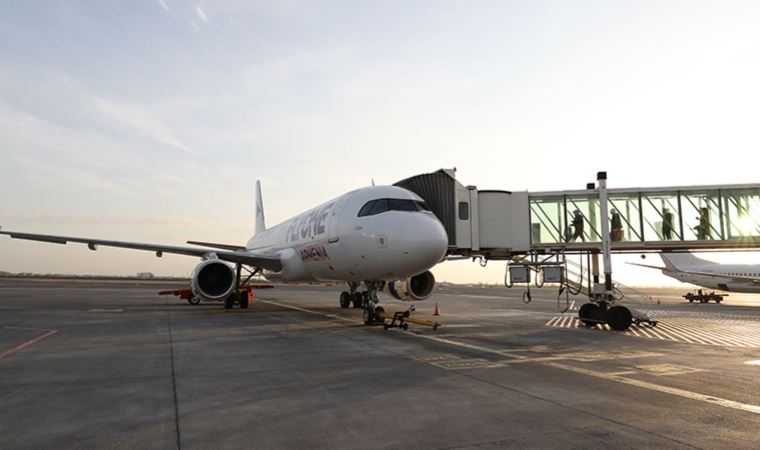 Erivan'dan gelen ilk uçak İstanbul'a indi