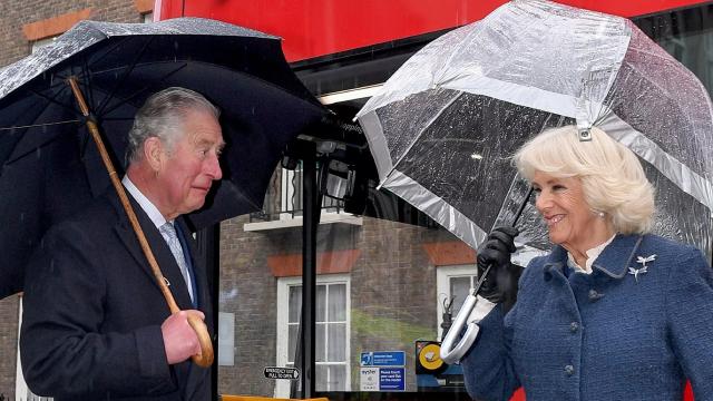Kraliçe Elizabeth, Prens Charles eşi Camilla'nın kraliçe olacağını duyurdu