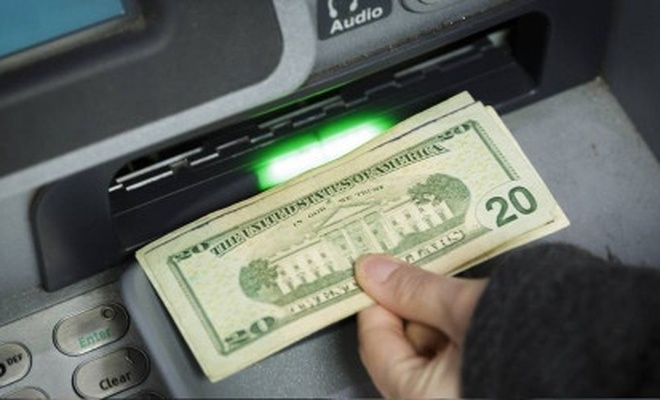 Sonunda bu da oldu! ATM'lere sahte dolar yatırıp Türk lirası çektiler