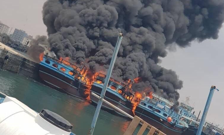 İran'ın Asuliye kentindeki limanda yangın