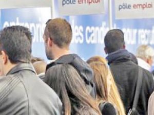 Fransa’da işsizlerin sayısı 3 milyonu aştı