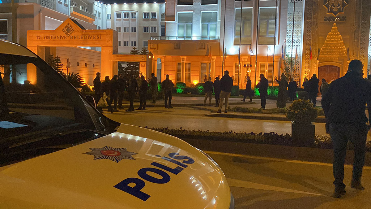 Osmaniye'de belediye binasına silahlı saldırıda yeni gelişme