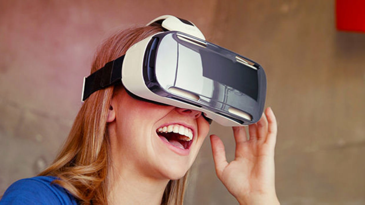 Metaverse VR başlık kullanan kişiler evlerindeki eşyaları kazalara karşı sigortalatıyor