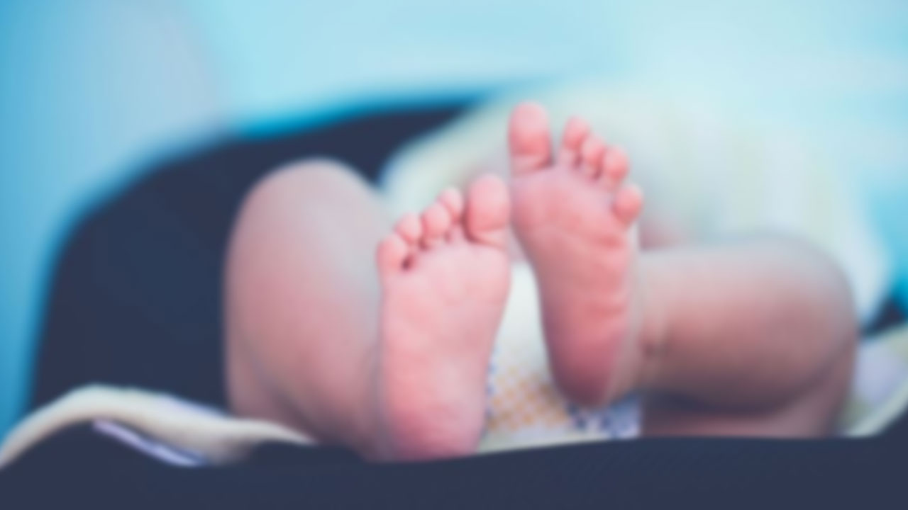 Bir aylık bebek Omicron varyantından hayatını kaybetti