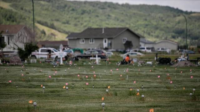 Kanada'da 54 kayıtsız mezar bulundu
