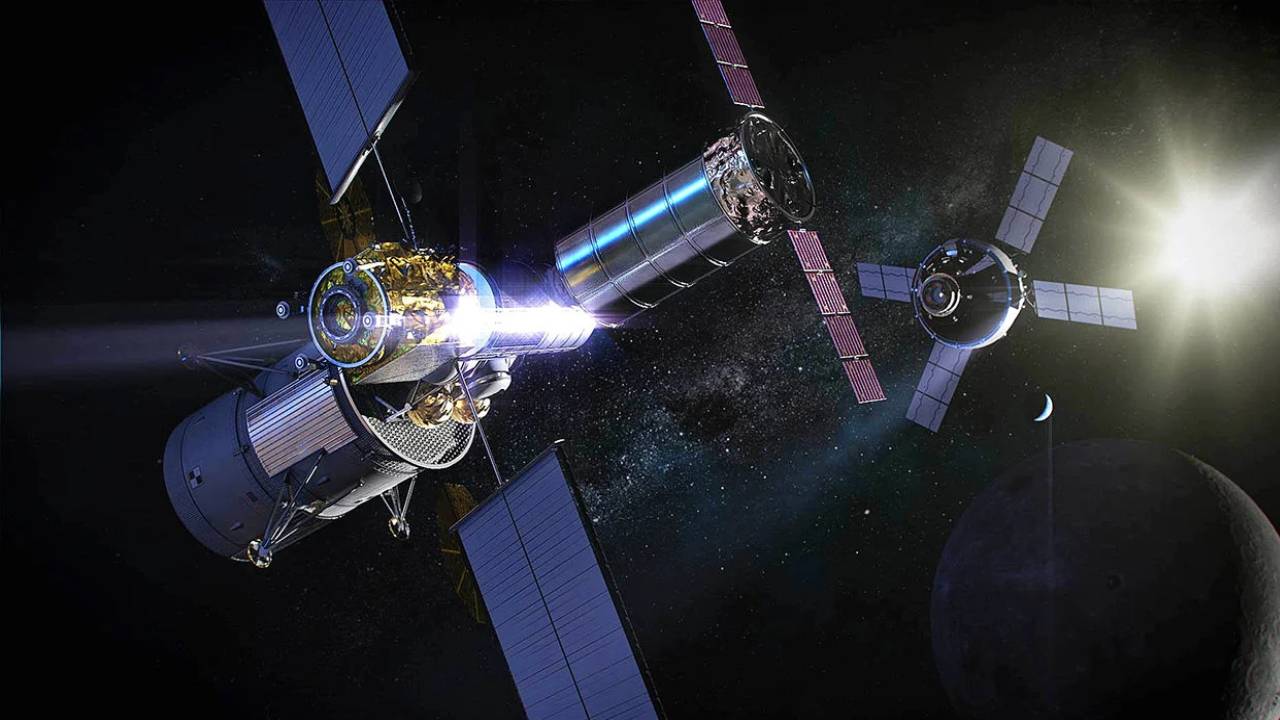 NASA, devasa uyduları roketlere nasıl yerleştiriyor
