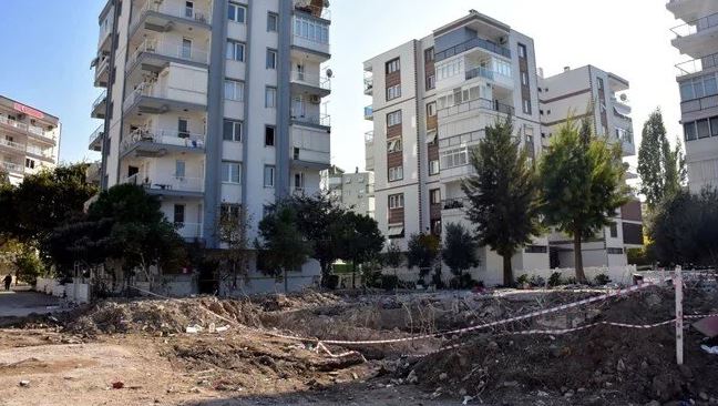 İzmir depreminde yıkılan bina için indirimsiz ceza talebi