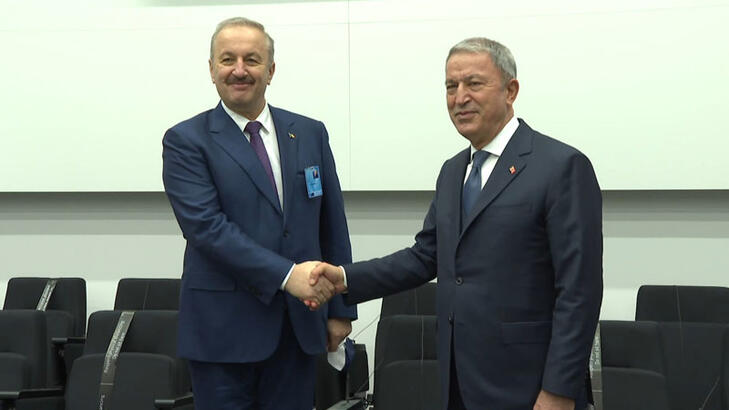 Bakan Akar, Romanya Savunma Bakanı Dincu ile görüştü