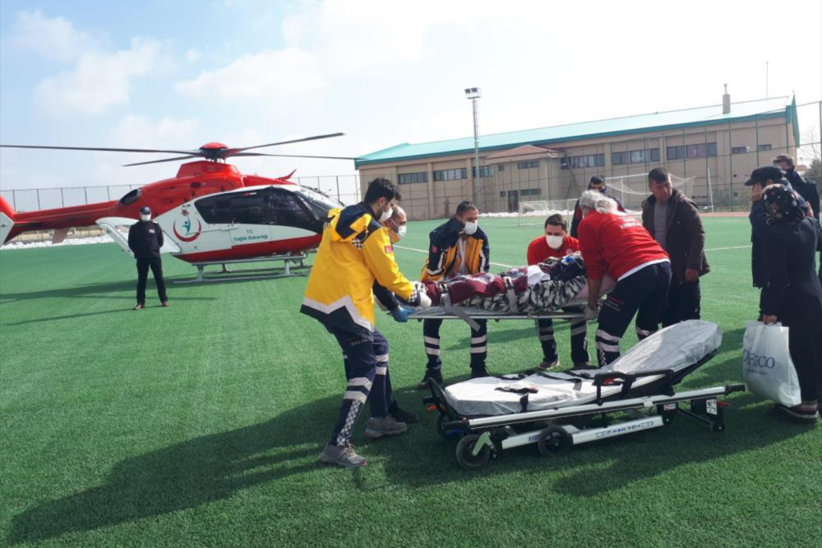 Konya'da kalp krizi geçiren hastaya hava ambulansı