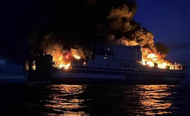 Yunanistan'da feribot yandı 1'i Türk 11 kişi kayıp