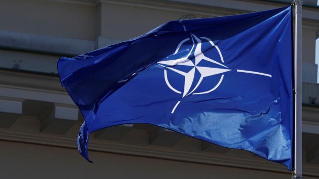 NATO, Kiev'deki personelini Lviv ve Brüksel'e kaydırdı