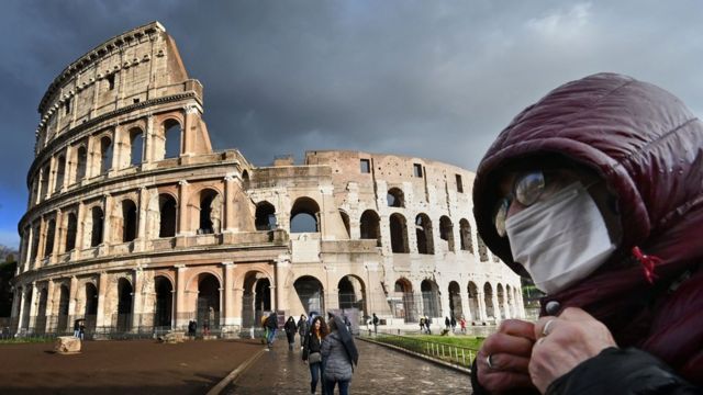 İtalya'da korona nedeniyle 322 kişi daha hayatını kaybetti