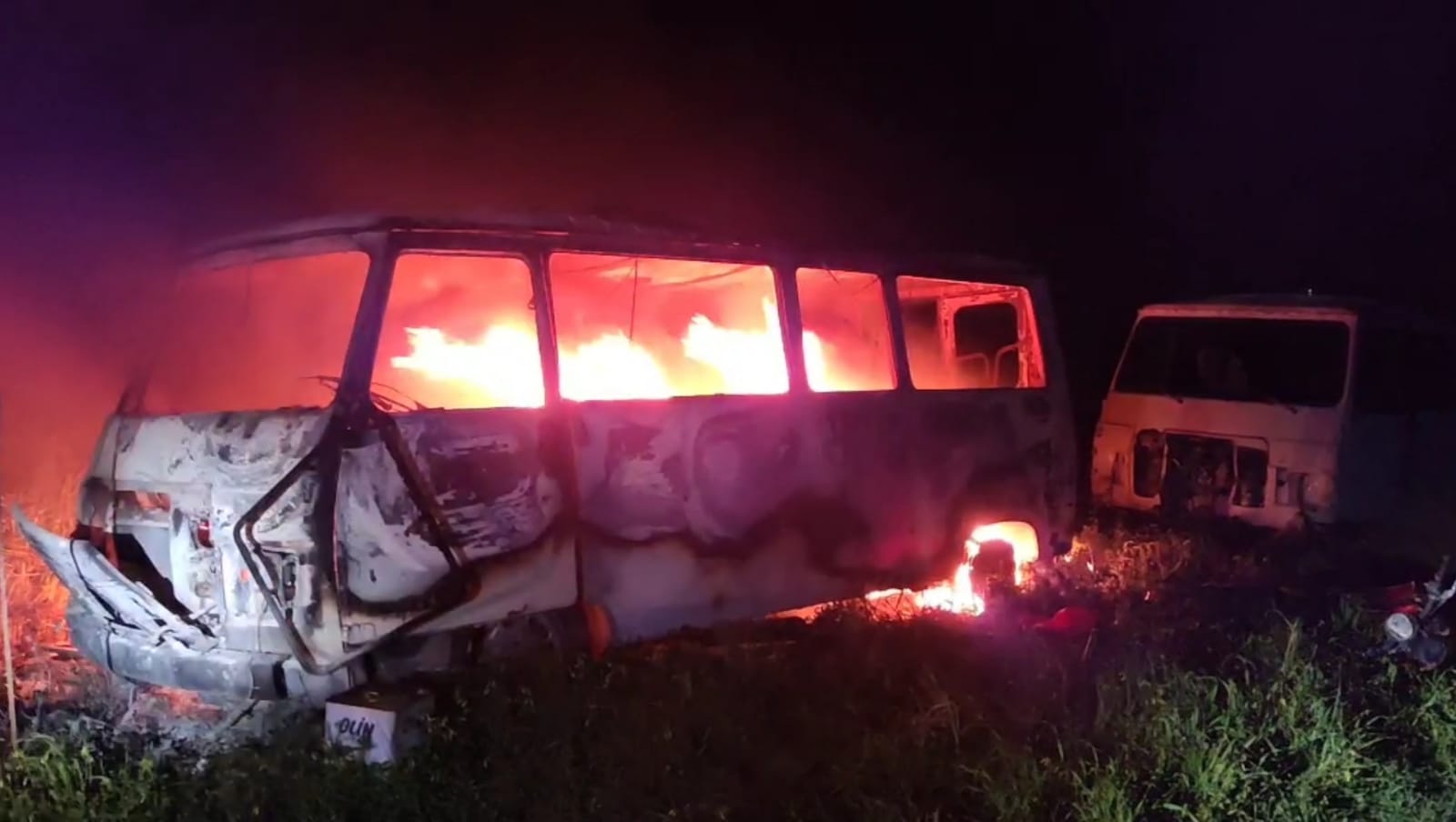 Datça'da minibüs alev alev yandı: 1 ölü