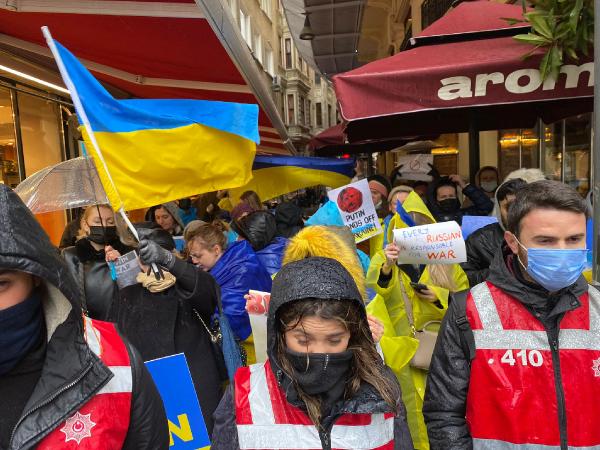 Ukraynalılardan Rus Başkonsolosluğu önünde eylem