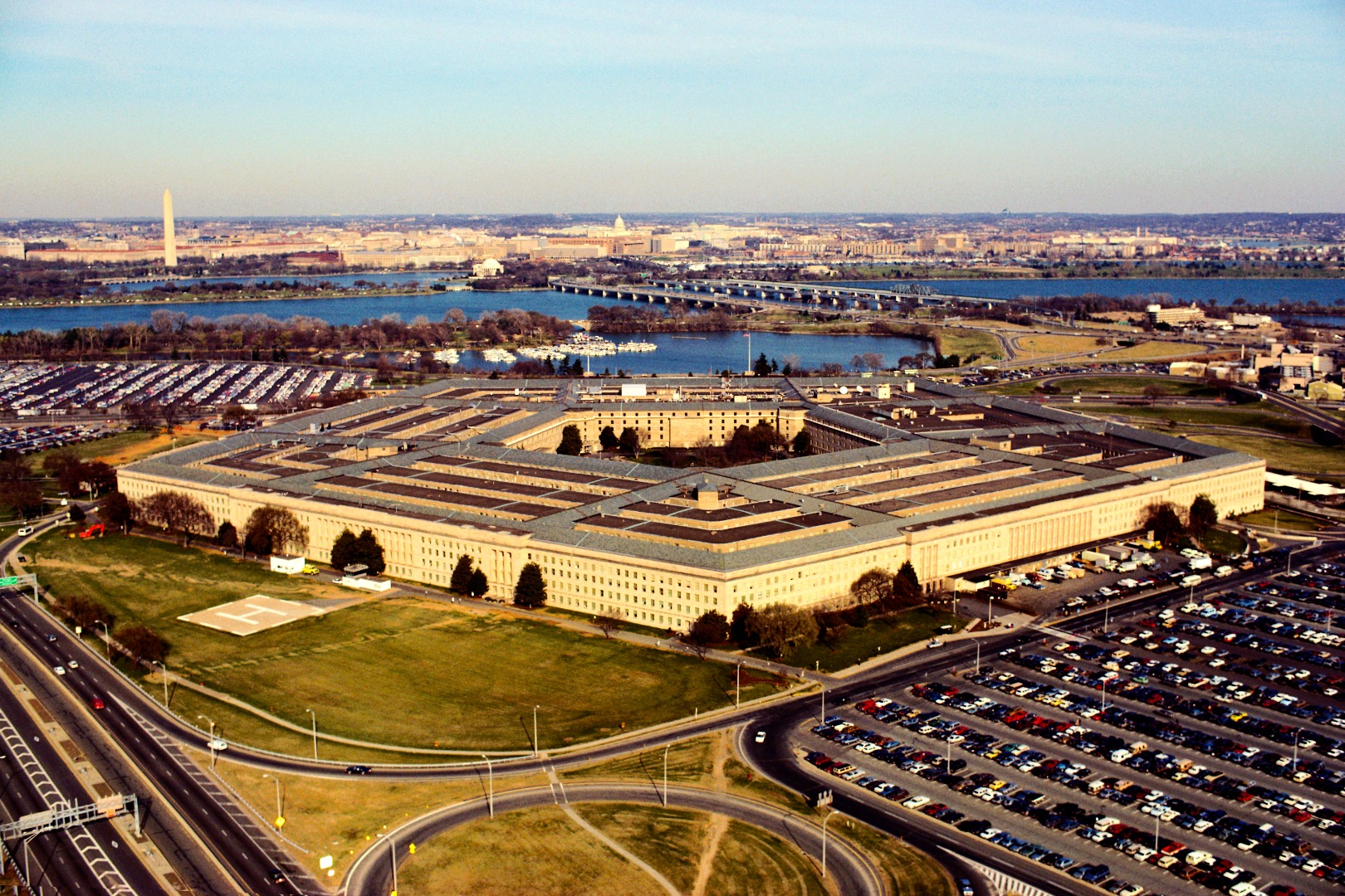 Son dakika... Pentagon: Rusya 100 civarında füze fırlattı, 10 hava üssünü vurdu