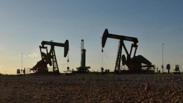 Brent petrolün varili 98,86 dolar