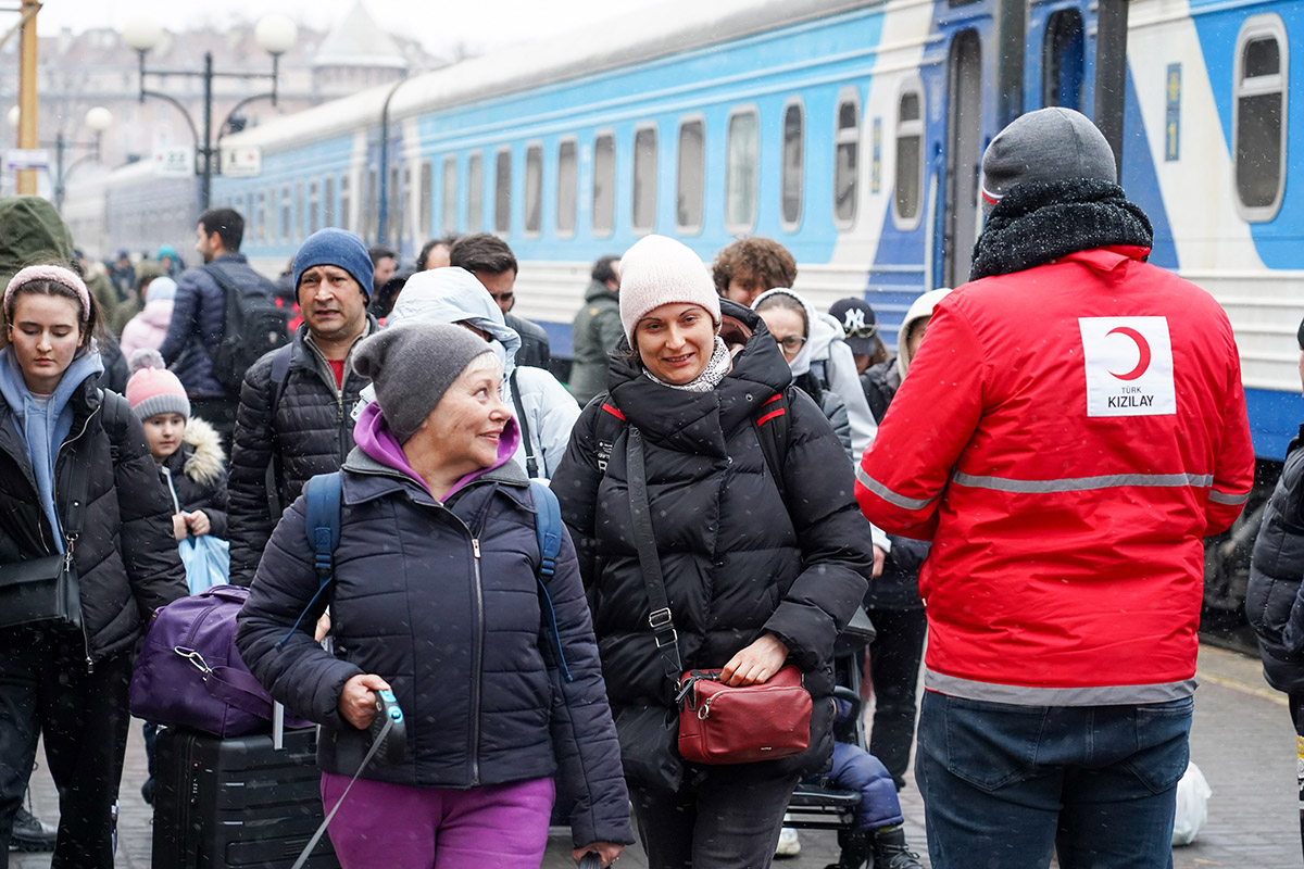 Kızılay’dan Ukrayna’ya insani yardım malzemesi desteği