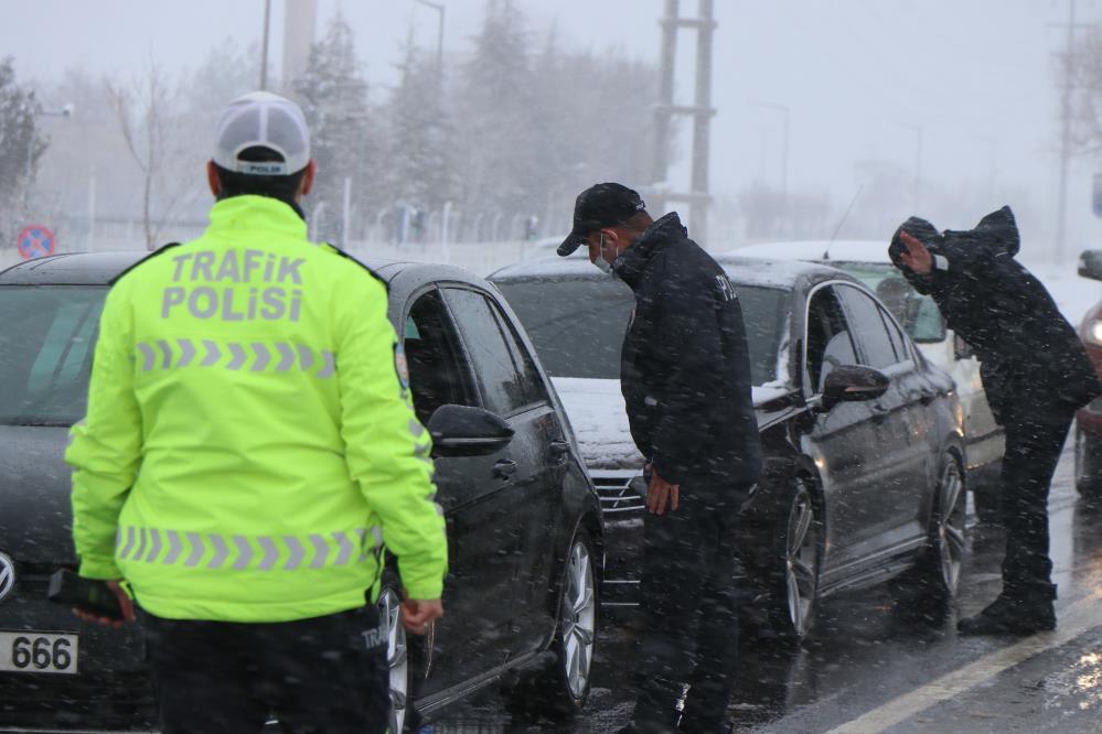 Aksaray - Konya Karayolu trafiğe kapatıldı