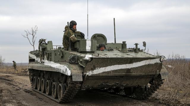 Ruslar Ukrayna'da Zaporijya Nükleer Santrali yakınındaki kasabaya girdi