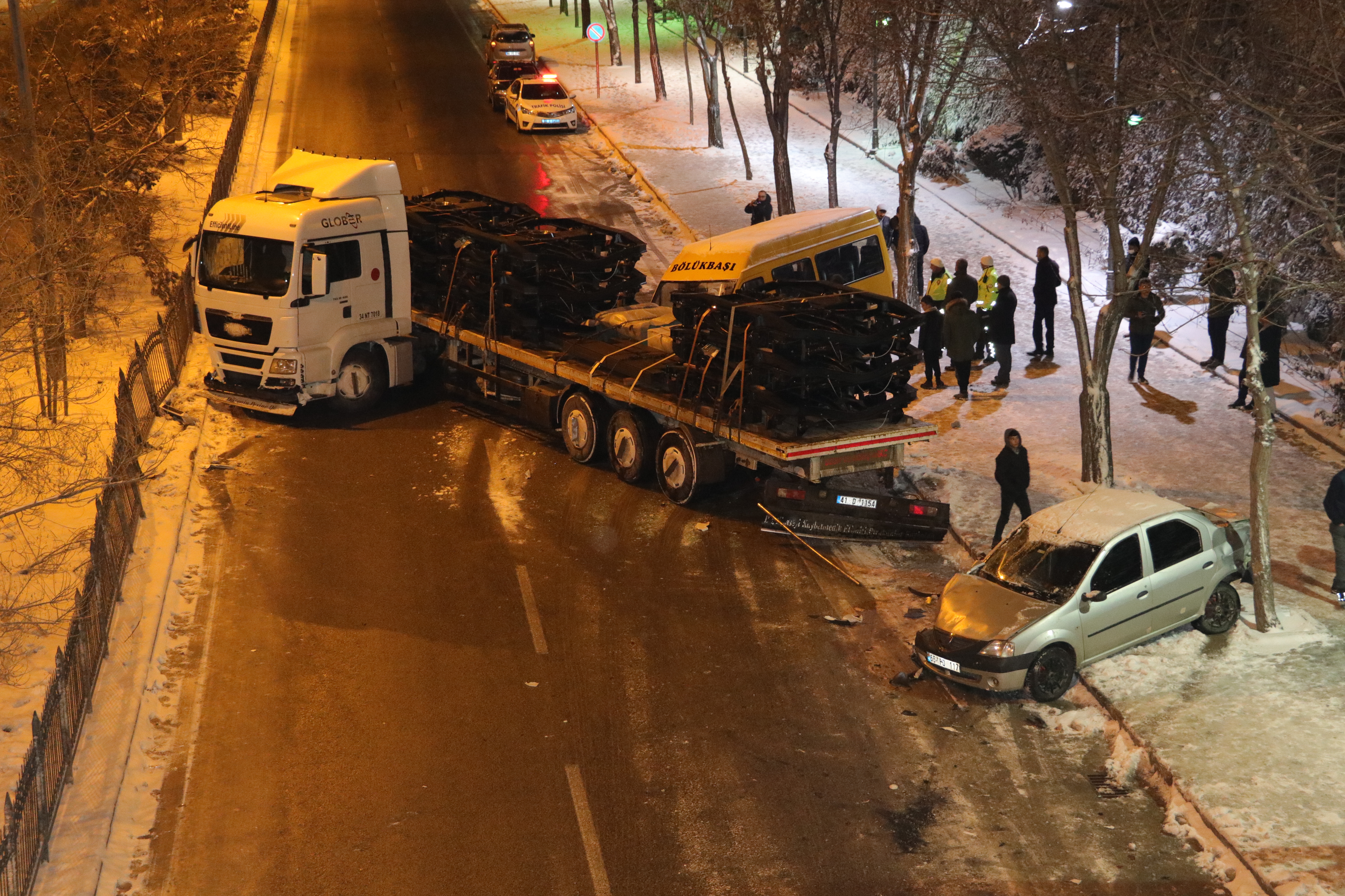 Yozgat'ta zincirleme kaza: 15 araç hasar gördü