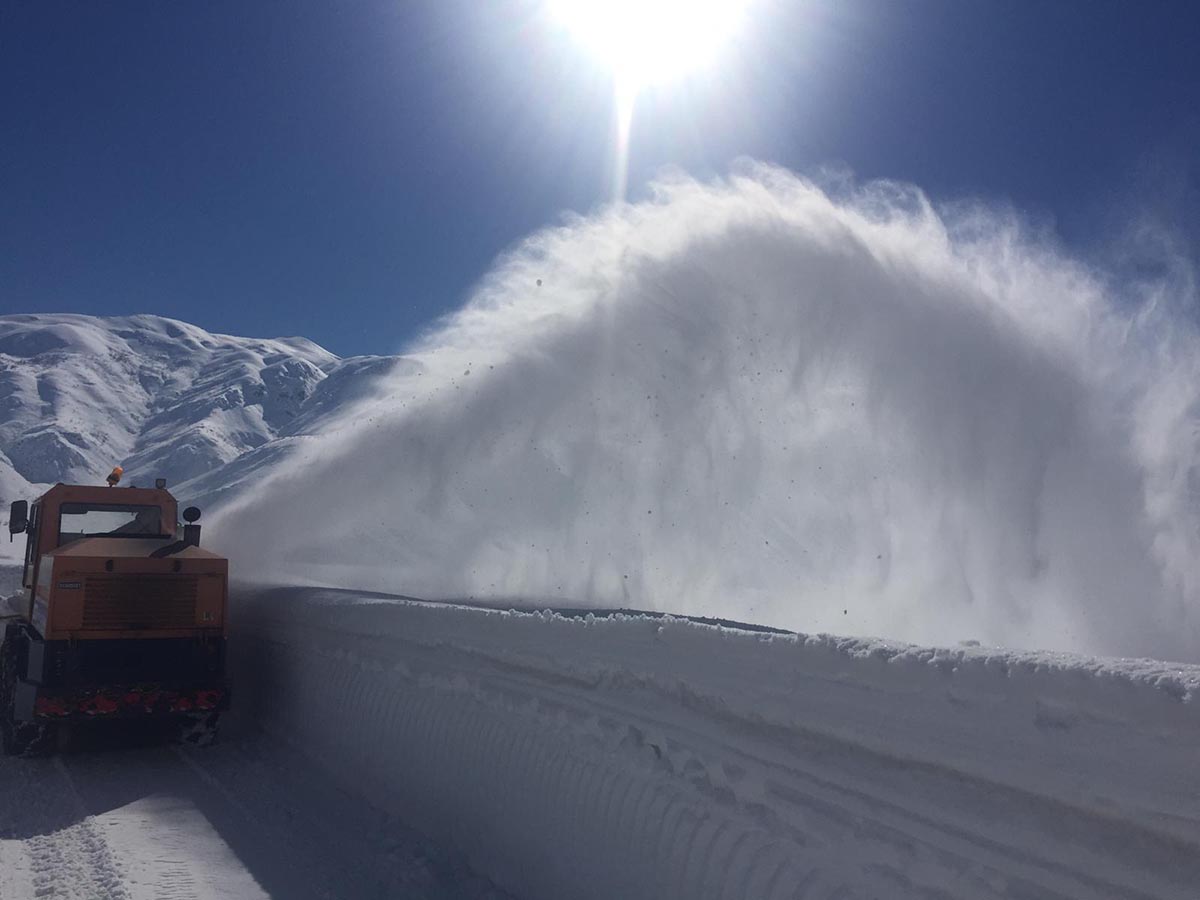 Tunceli'de 140 köy yolu kardan kapandı