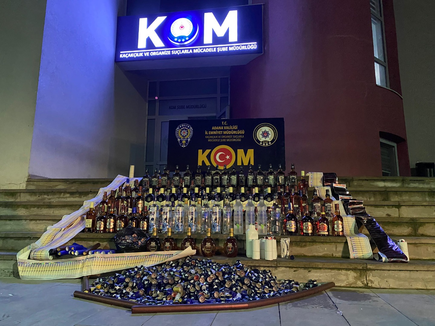 Adana'da 134 şişe sahte içki ve 610 litre etil alkol ele geçirildi