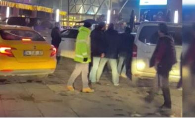 Taksici kahyasından VİP taksi şoförüne dayak