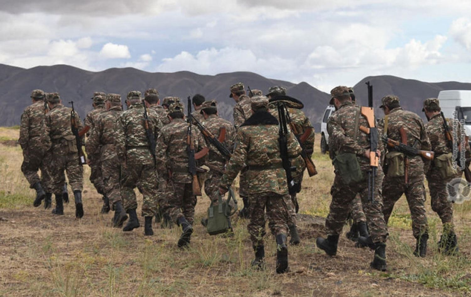 Ermeniler Rus kontrolündeki bölgeden Azerbaycan askerlerine ateş açtılar
