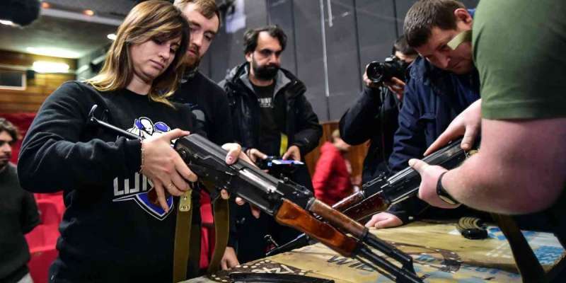 Ukrayna'da siviller silah kullanabilecek