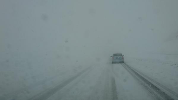 Bingöl’de 182 köy yolu kardan kapandı
