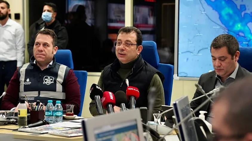 İmamoğlu açıkladı. Beklenen yoğun kar yağışı İstanbul'a girdi