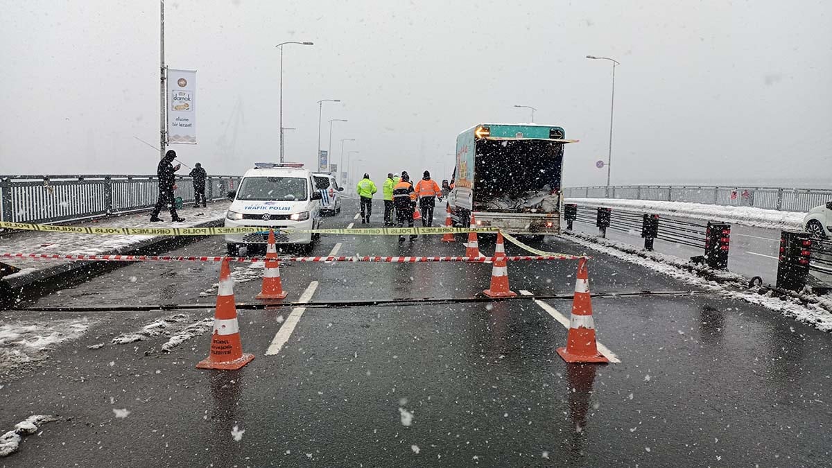 Unkapanı Köprüsü kontrollü olarak trafiğe açıldı