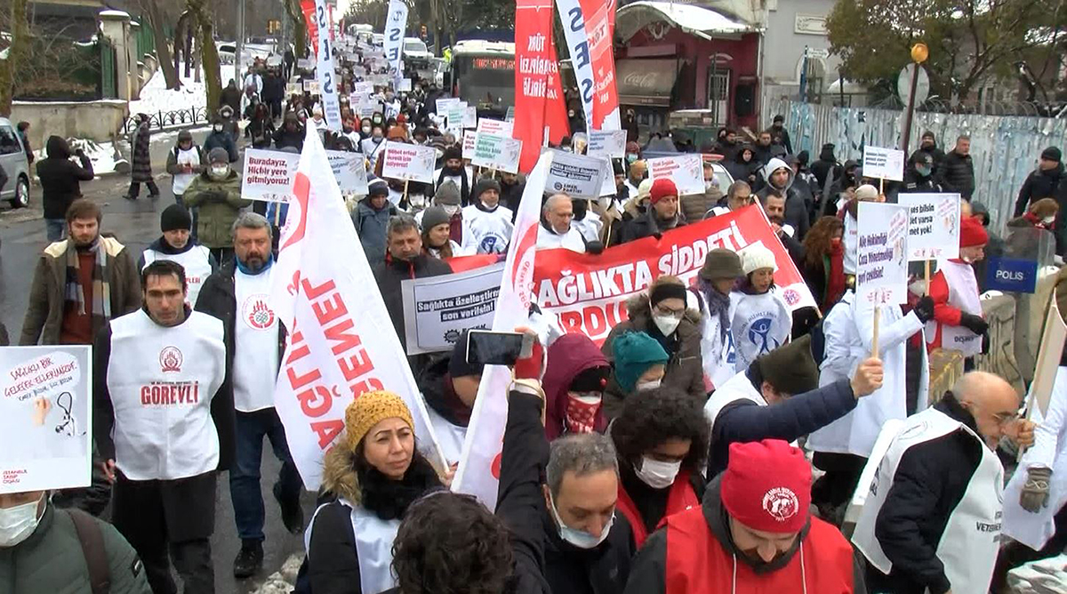 Kadıköy'de Tıp Bayramı yürüyüşü