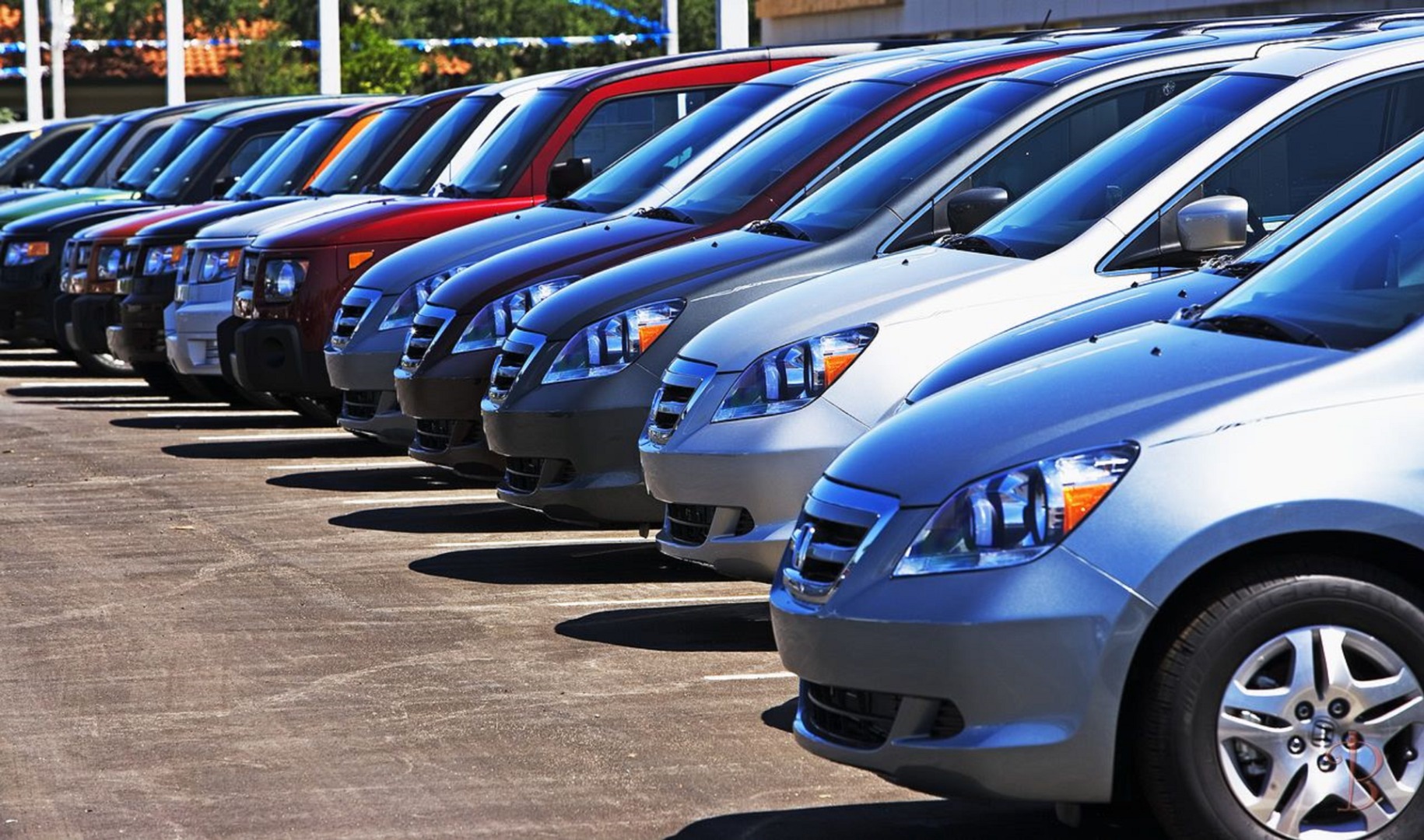 Uzmanlar: Otomobil fiyatlarında büyük düşüş olacak, bekleyin!