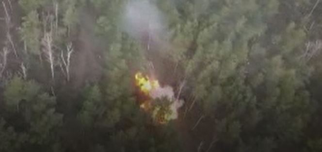 Ormanda gizlenen Rus tankı böyle vuruldu 