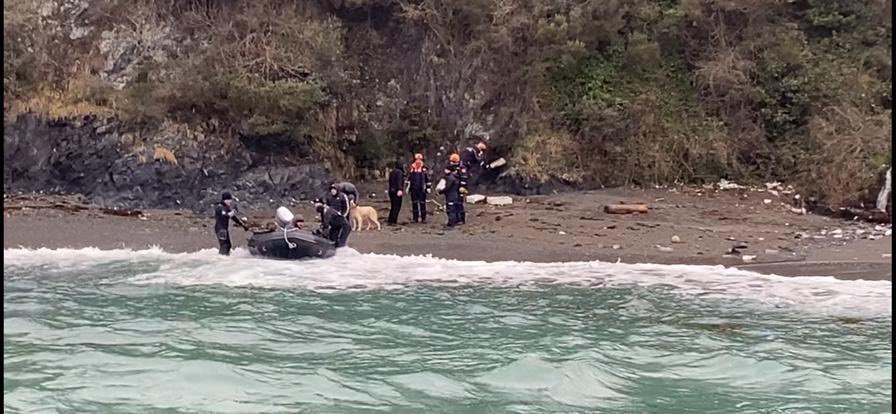 Beykoz'daki sarp kayalıkta mahsur kalan 4 kişi kurtarıldı