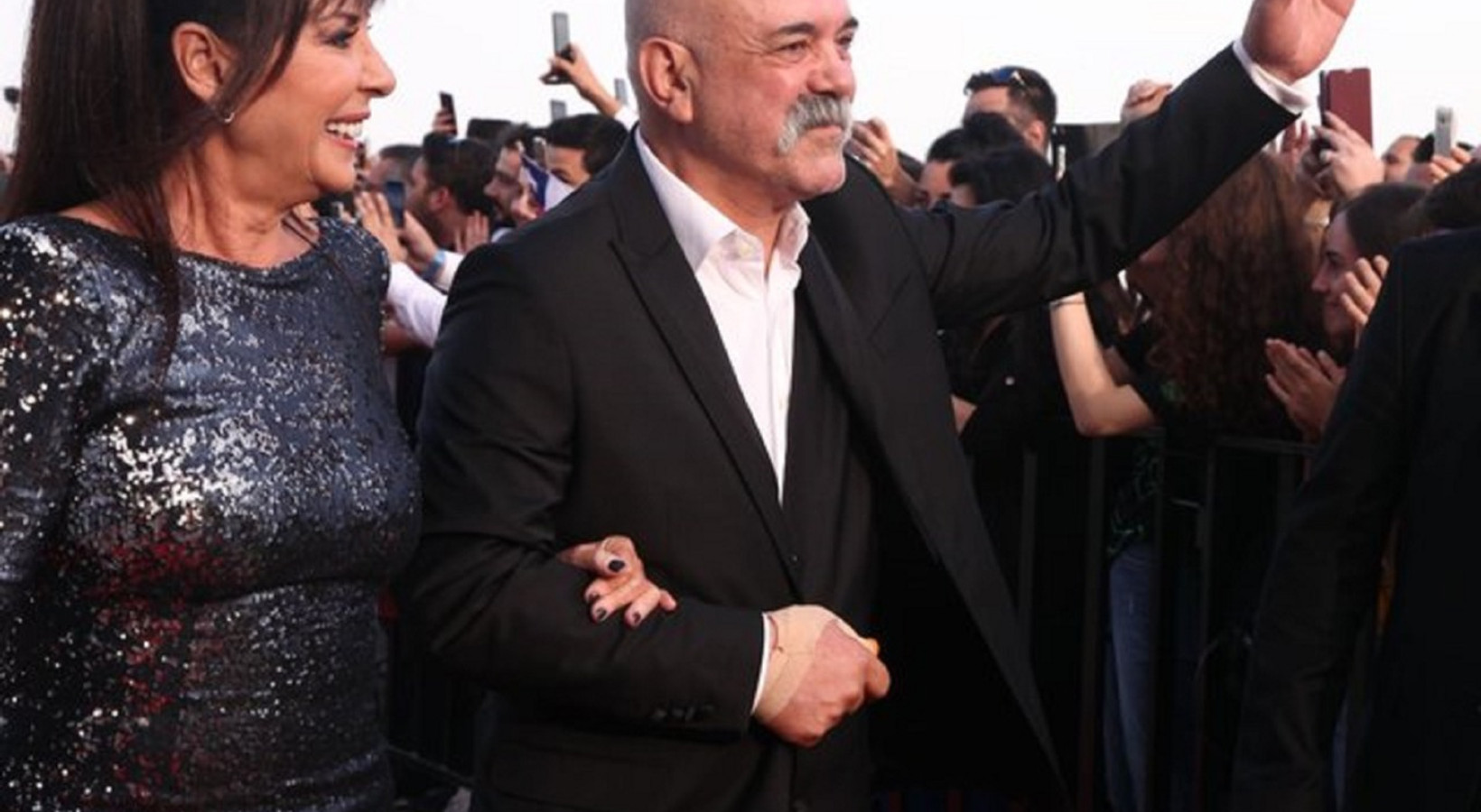 Ercan Kesal ''en iyi erkek oyuncu'' ödülü aldı. Perihan Savaş ise onur ödülüne layık görüldü.