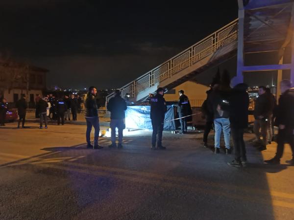 Ankara'da yol kenarında erkek cesedi bulundu
