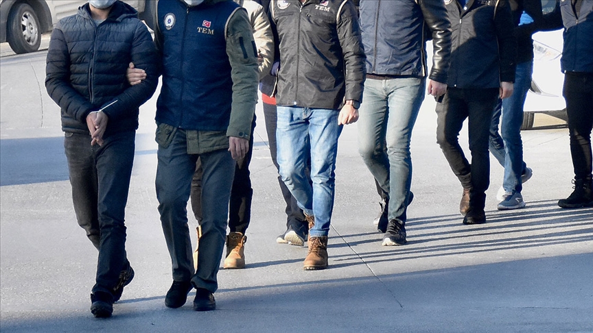 Adana'da FETÖ operasyonu: 15 zanlı yakalandı