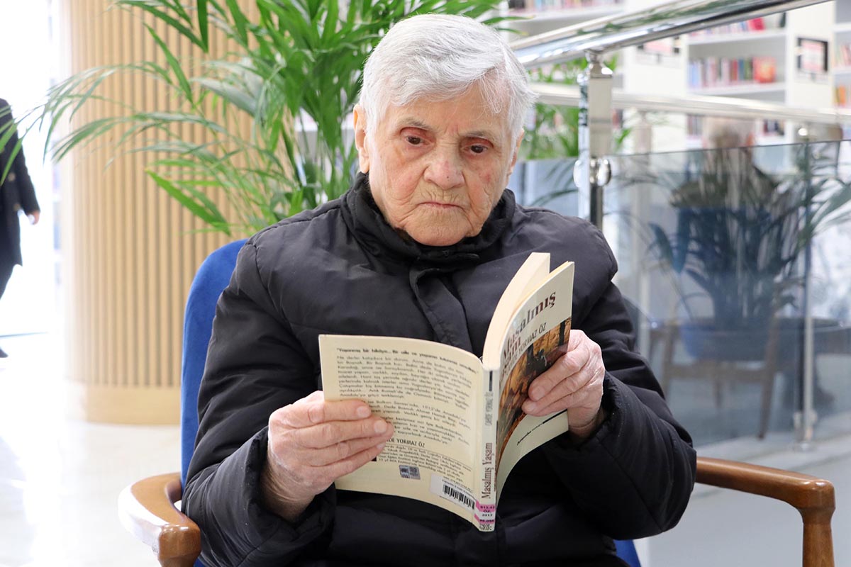 91 yaşında, 50 yıldır ayda en az 3 kitap okuyor