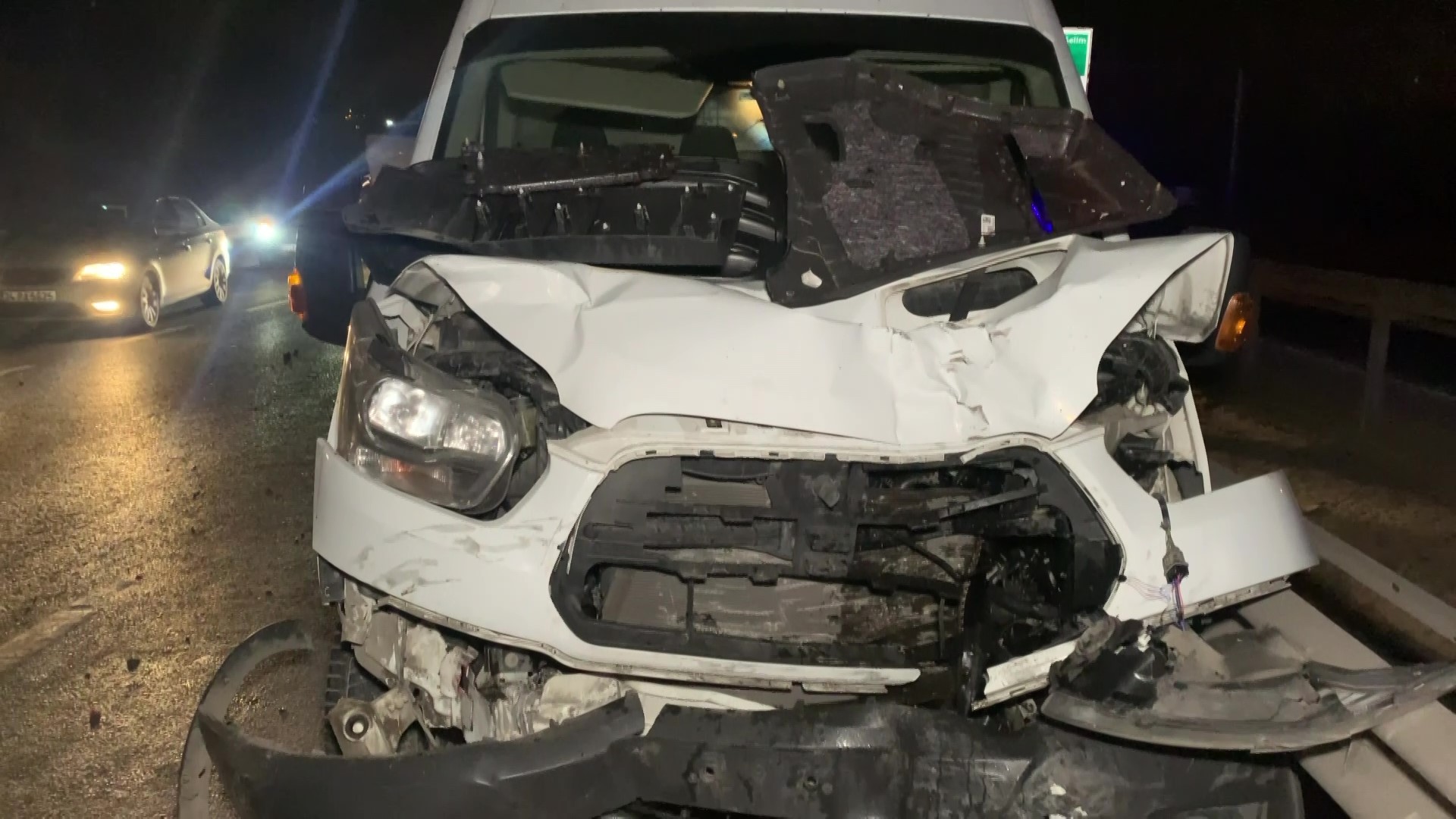 Çekmeköy’de feci kaza: 3 araç birbirine girdi