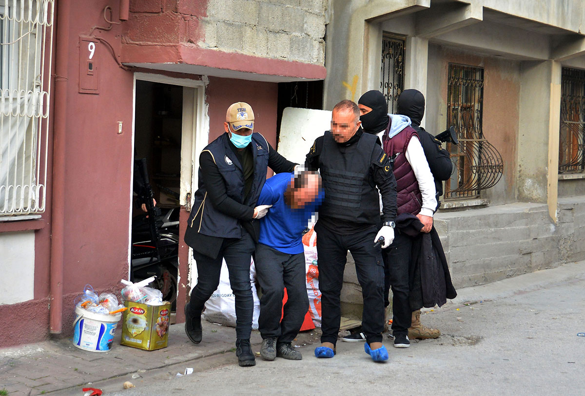 Adana'da IŞİD operasyonu: 7 gözaltı
