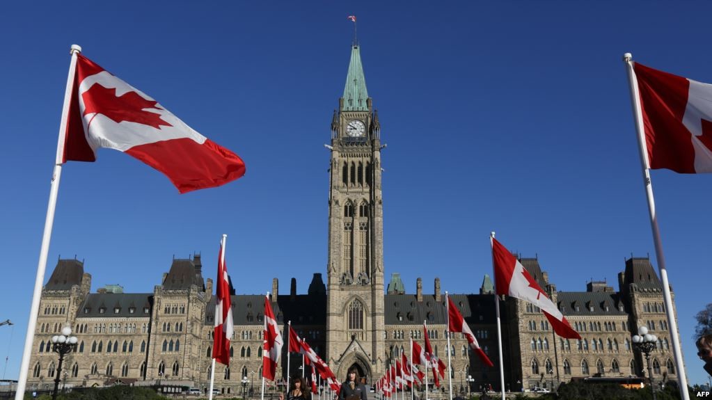 Korona ve siyaset Kanadalıları böldü