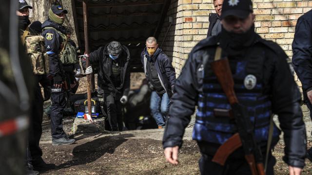 Ukrayna: Rus ordusunun işkence ettiği 5 kişinin cesedi bulundu