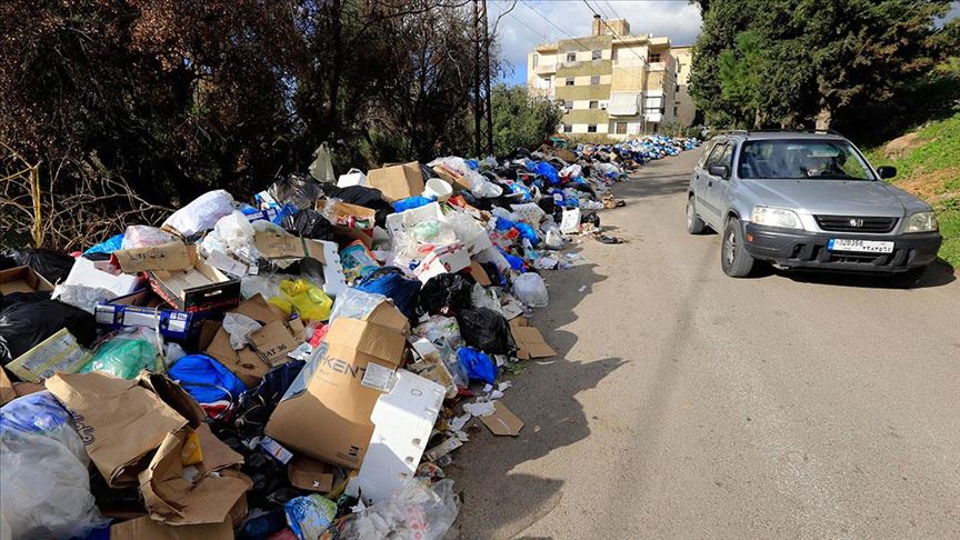 Beyrut sokaklarında yeniden çöp yığınları oluştu
