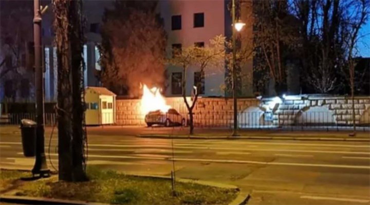 Romanya'da Rusya Büyükelçiliğinin binasına arabasıyla çarptı