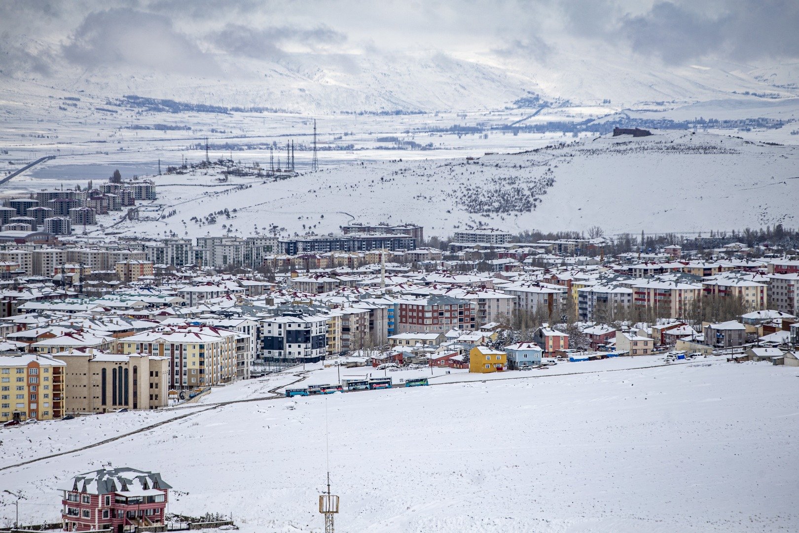 Doğuyu kar bastı Erzurum Kars Ardahan beyaza büründü