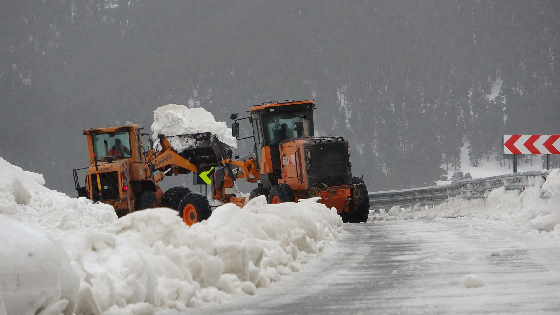 4 aydır kardan kapalı yol ulaşıma açıldı