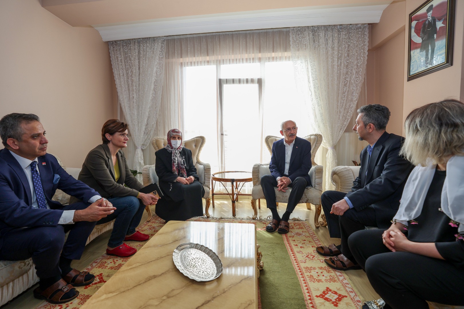Kılıçdaroğlu'ndan Zekeriya Beyaz'ın ailesine taziye ziyareti